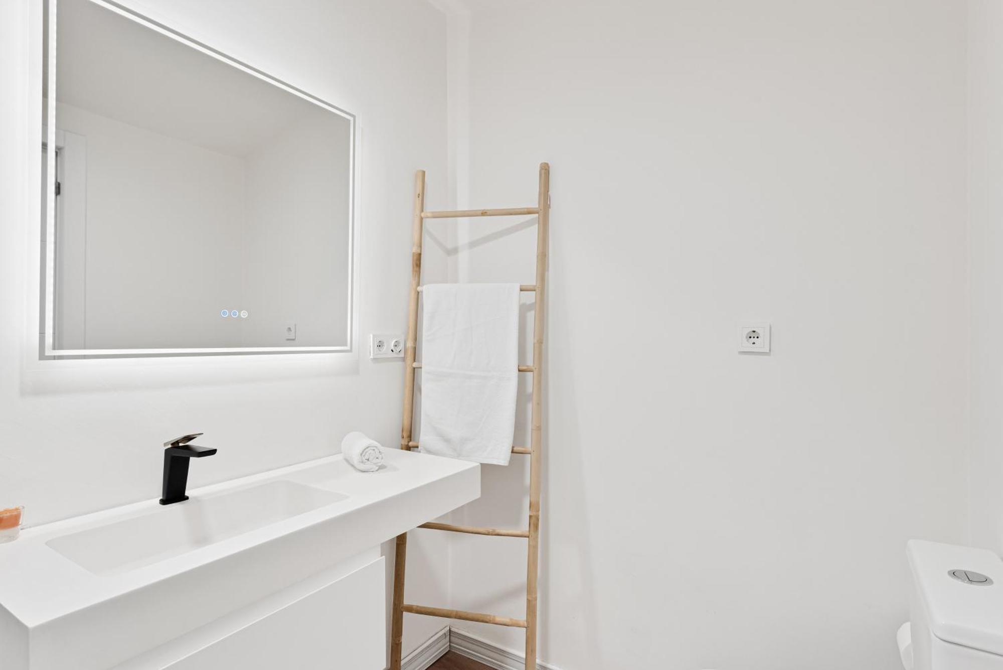 Pineapple Spiteri 12 Apartment Malaga